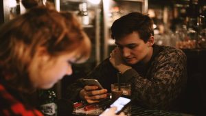 husband-wife-fight-due-to-mobile-phone-18