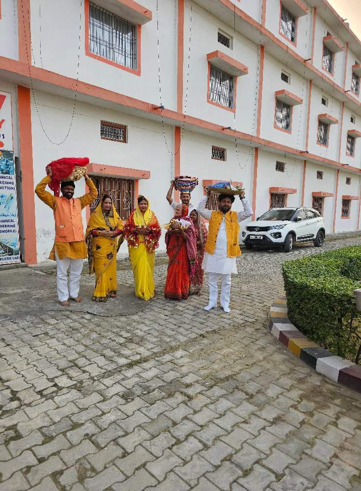 सत्यदेव ग्रुप्स आफ कालेजेज में छठ पर्व हर्षोल्लास के साथ सम्पन्न